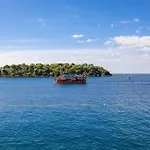 Natascha's Beachfront Apartment Rovinj
