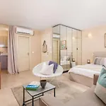 Natascha's Beachfront Apartamento