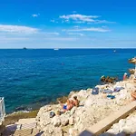 Natascha's Beachfront Apartment Rovinj