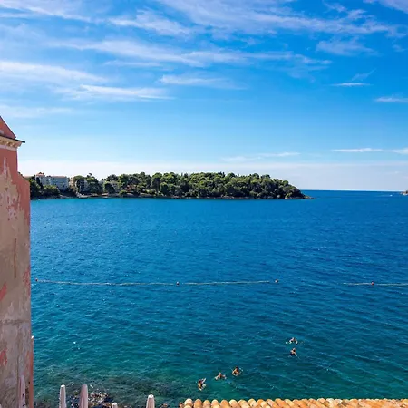 Natascha's Beachfront Apartment Rovinj