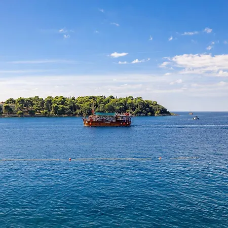 Natascha's Beachfront Apartment Rovinj